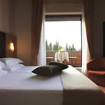 Отель Luisa Тоди