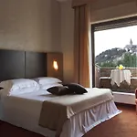 Luisa 3* Todi