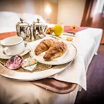 Luisa Hotel 3*
