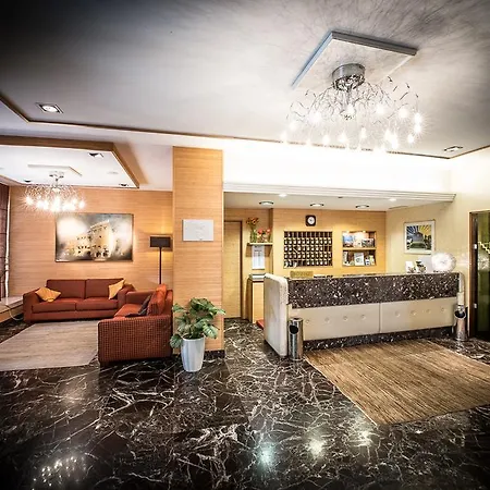 Luisa Hotel