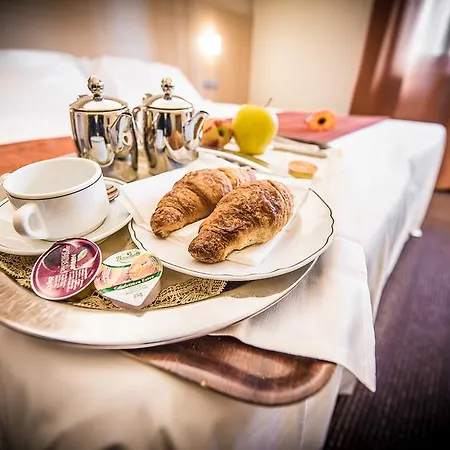 Luisa Hotel 3*