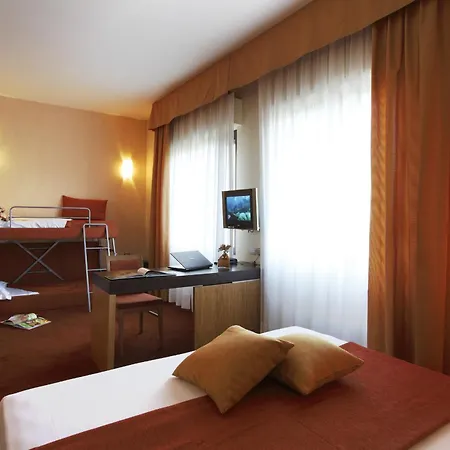 Luisa Hotel 3*