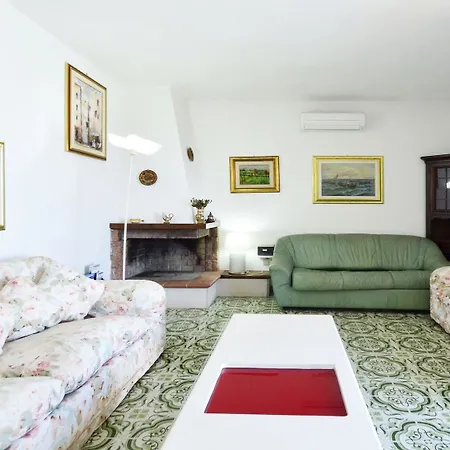 Отель Luisa Тоди